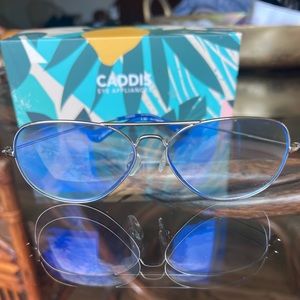 Caddis Mabhay Readers 1.50 in Silver/Blue. Unisex